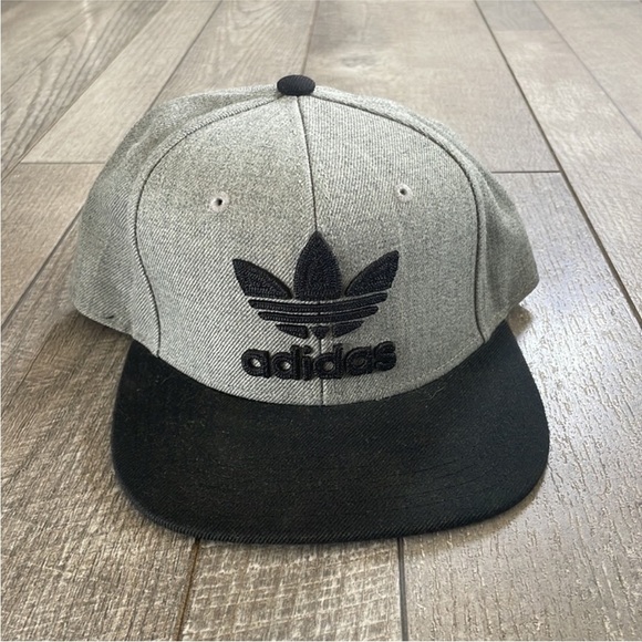 Adidas Gray and Black Adjustable Hat. - Picture 4 of 4